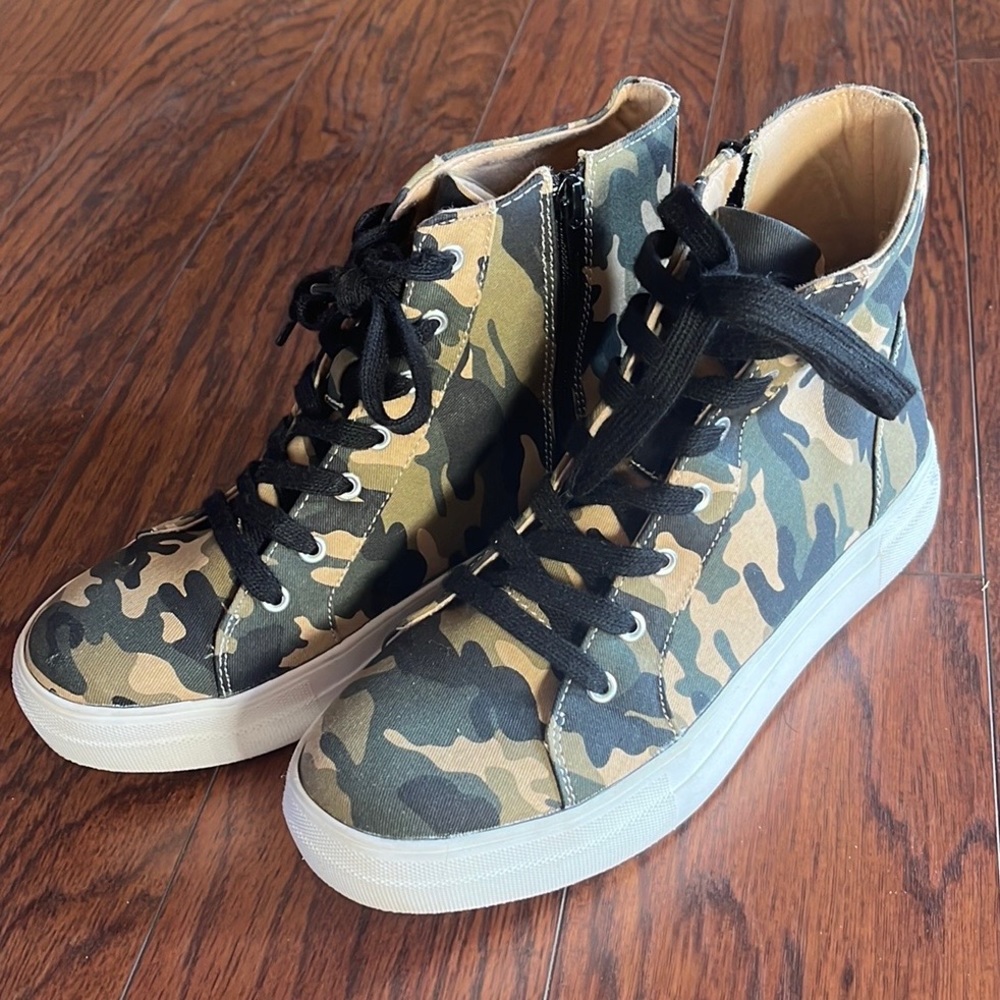 Camo Boot/Sneaker - Picture 4 of 4